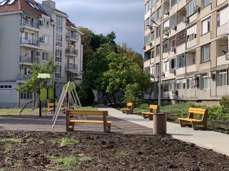 Обновиха поредната градинка в ж.к."Братя Миладинови"
