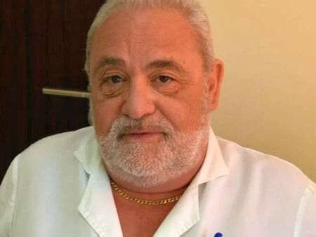 Д р Михаил Михайлов е виден представител на старата школа на