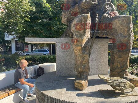 Кой мародер отмъкна двата гълъба на Коджакафалията