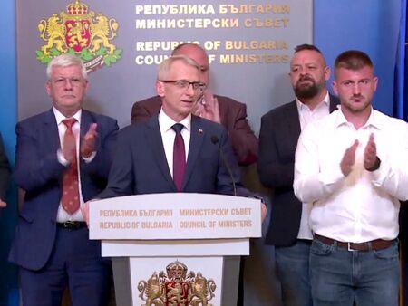Правителството се договори с протестиращите земеделци, Денков се извини за "терористи"