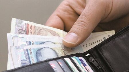 Ръстът на заплатите у нас изпреварил европейския, българинът имал и бонуси