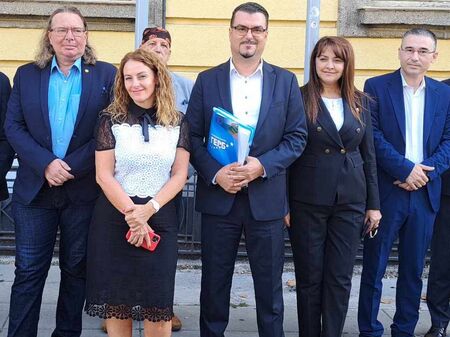 ГЕРБ-Бургас регистрира листата си с общински съветници за местния вот