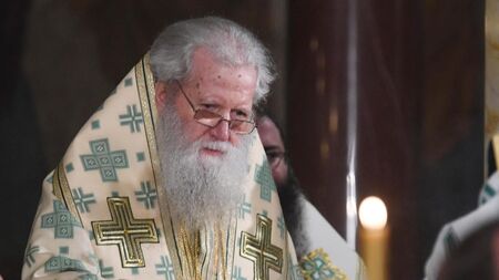 Патриархът назначи свещеници и заповяда: Руската църква отваря веднага!
