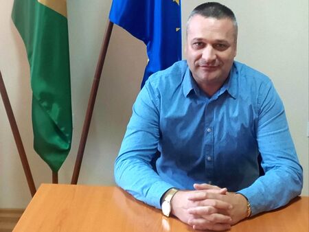 Силният кандидат за кмет на БСП Тодор Байчев превзема Карнобат с отбор от млади и нахъсани нови лица