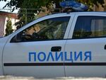 Трима нападнаха полицаи в Столипиново след забележка за силна музика