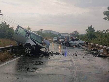 Джигит с множество нарушения предизвика тежка катастрофа край Каблешково