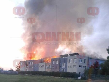 Извънредно! Голям пожар в Бургас