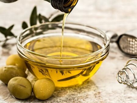 Зехтинът стана течно злато, маслините в Гърция с микрочипове