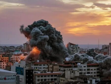 Израел е в състояние на "война", разменя ракети с Палестина