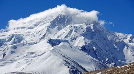 Двама загинаха в лавина на осемхилядника Шиша Пангма в Тибет, издирват още двама 