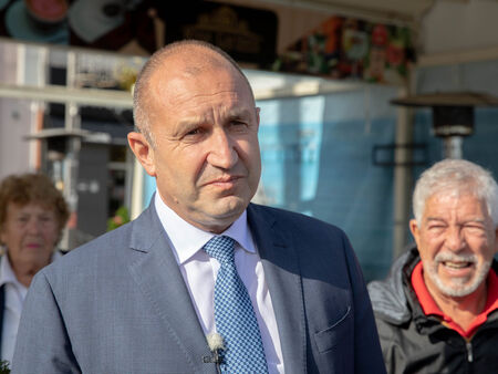 Румен Радев ще държи реч пред академичния състав в 19