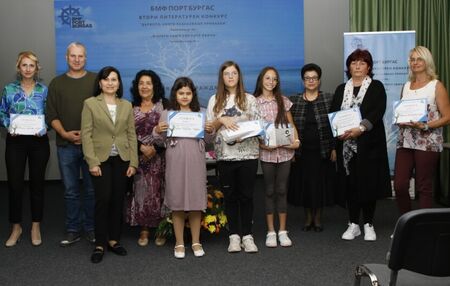 Наградиха участниците във Втория литературен конкурс на БМФ Порт Бургас