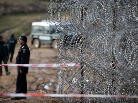 Отпускат още до 5 млн. за укрепване на "разградения двор" по границата с Турция