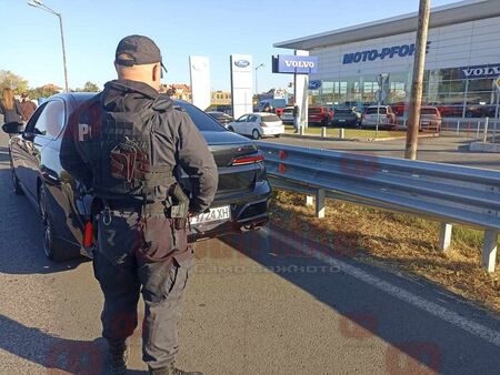 Мащабна специализирана полицейска операция тече в момента на територията на