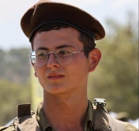 Израелски войник се хвърли върху граната, за да спаси другарите си