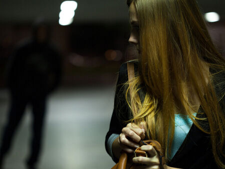 Рецидивист преби и ограби жена в подлеза на Централната гара в София