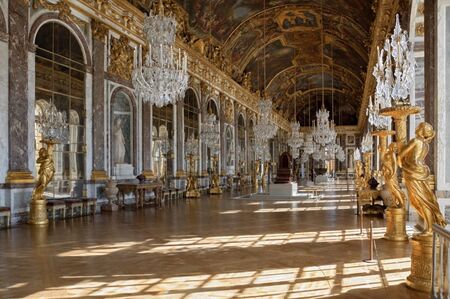 Дворецът „Версай“ беше евакуиран за седми път тази седмица
