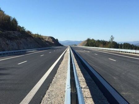 Проверката на магистралите: Седем с тънък асфалт, неравности по "Хемус" и "Струма"