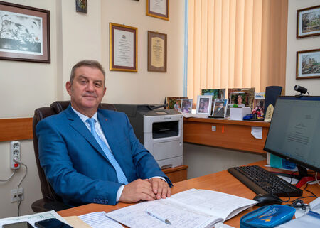 Концепция без аналог за Бургас за създаване на нови високоплатени работни места предлага кандидатът за кмет проф. Радостин Долчинков