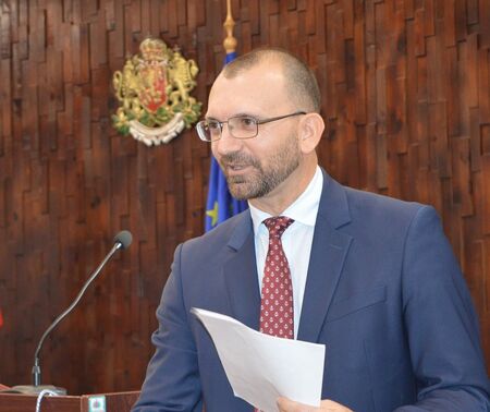 Най-успешният областен управител на Бургас Вълчо Чолаков: Партия КОД в момента е единственият изразител на десните идеи и принципи за управление