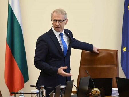 Николай Денков: Ще заведа дело срещу хората, които твърдят неща за хранилки на правителството от “Лукойл”