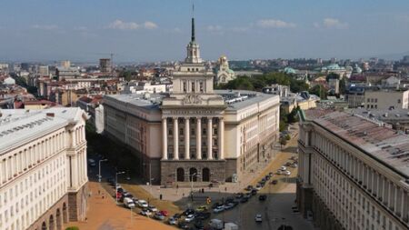 Народното събрание ще заседава извънредно в петък