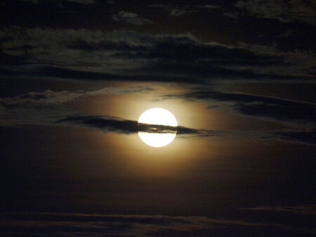 На 28-и октомври, събота, ни очаква частично лунно затъмнение и