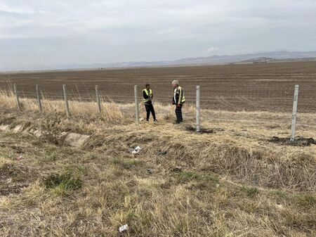 Задържаха група мигранти в лек автомобил в Сливен