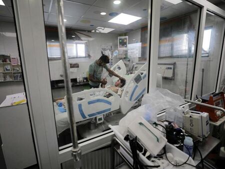 Стотици пациенти са блокирани в болници в Газа и не могат да бъдат евакуирани, предупреди ООН