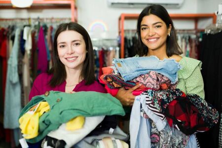 Полезни съвети: Как да пазарувате безопасно дрехи и стоки втора употреба