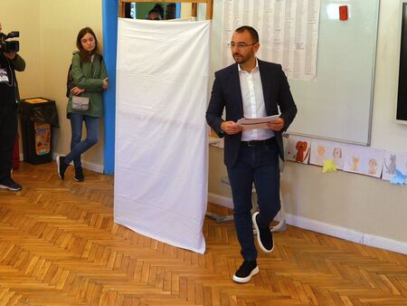 Ще гласувам на балотажа в София - посоката е Европа, не Евразия, обяви Хекимян