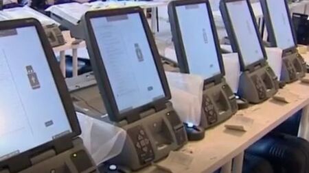 Почна се: Три машини дадоха фира още преди началото на изборния ден