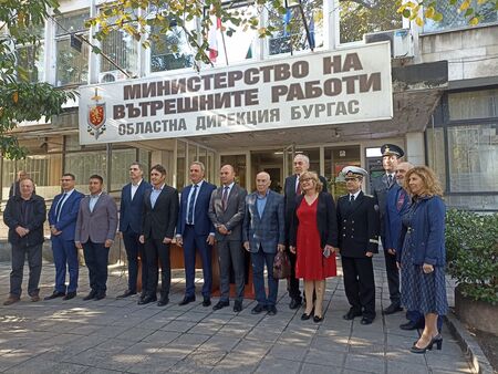Бивши директори на ОДМВР-Бургас уважиха празника на полицията (СНИМКИ/ВИДЕО)