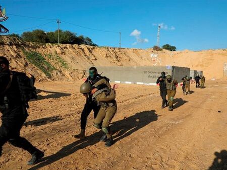 Задържаните от Хамас българи са войници