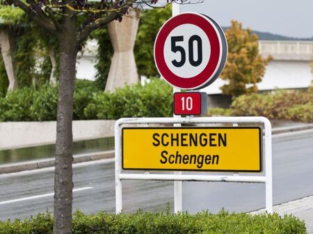 Шенген в момента не работи, има разпадане по наземните граници