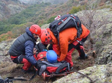 Жена почина в Стара планина, но спасиха двама бедстващи мъже
