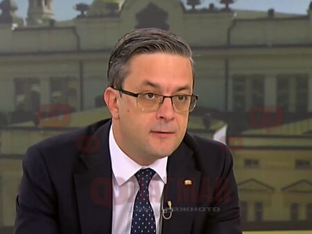 ГЕРБ не харесват Асен Василев, поискаха нов финансов министър