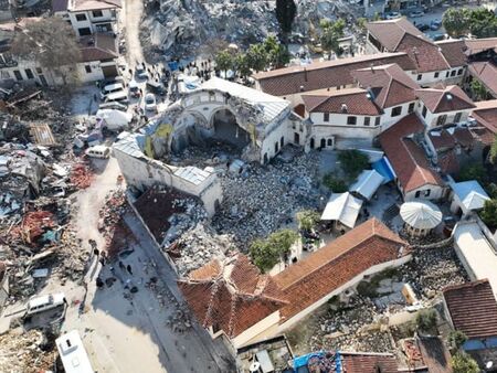Нова смъртоносна опасност надвисна над пострадалите от земетресението в Турция