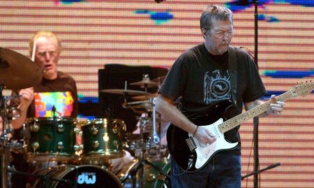 Най-скъпата китара на Ерик Клептън продадена на търг за над $1 млн.