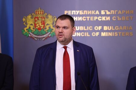 Хората очакват от изпълнителната власт да бъде до тях когато