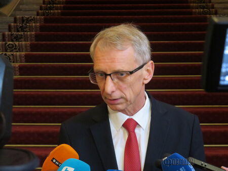 По думите на акад Николай Денков пътищата ще продължат да