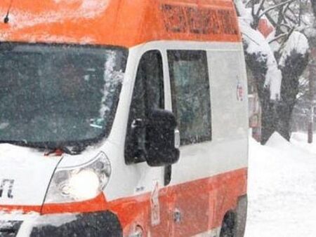 Снегът взе първа жертва в България