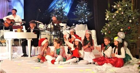 Двоен концерт на маестро Стефан Диомов за Коледа в Бургас