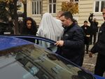 Арестуваха двама българи за детска порнография