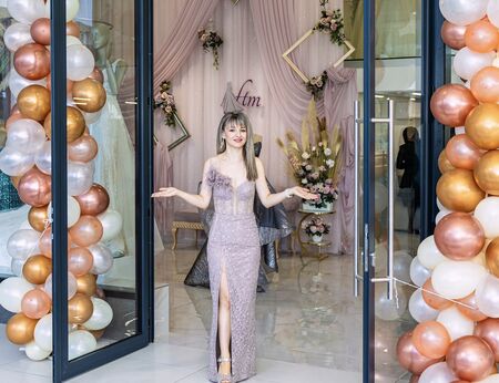 В Central Park Бургас отвори врати изискан бутик за официални и булчински рокли (СНИМКИ)