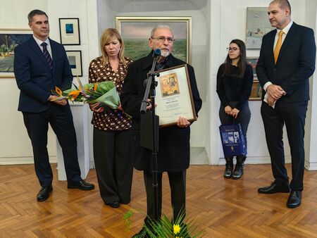 13 членно жури оцени високо творчеството на художника и заслужено той