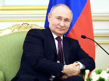 Сега руският президент е на 71 години Ако се кандидатира