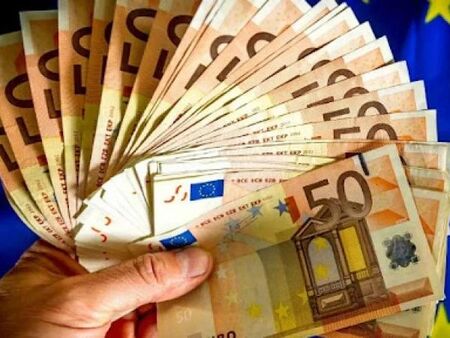 700 млн. евро потичат от Европа към България