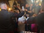 В зимния „Слънчев бряг“, както една от най-щурите студентки нарече Банско, от сноши има голяма веселба. Баровете са препълнени с танцуващи купонджии
