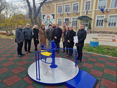 Ротари общността подпомага ЦСОП в Бургас с нови съоръжения за игра